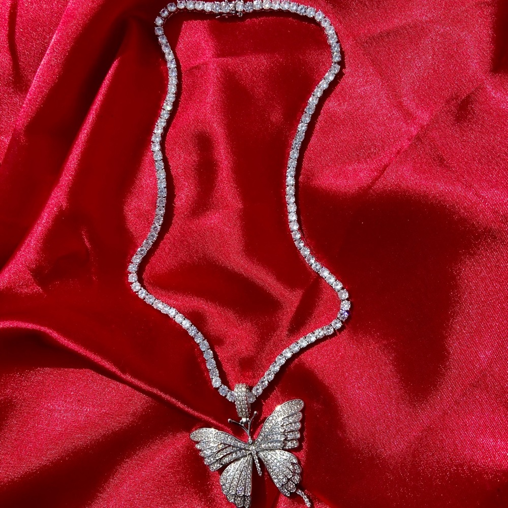 BUTTERFLY NECKLACE TENNIS CHAIN